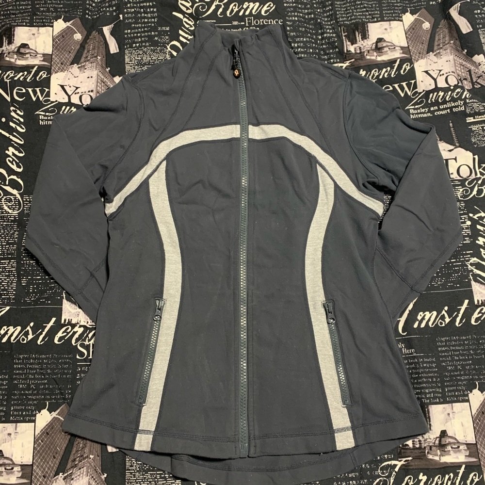 Lululemon define jacket size 10